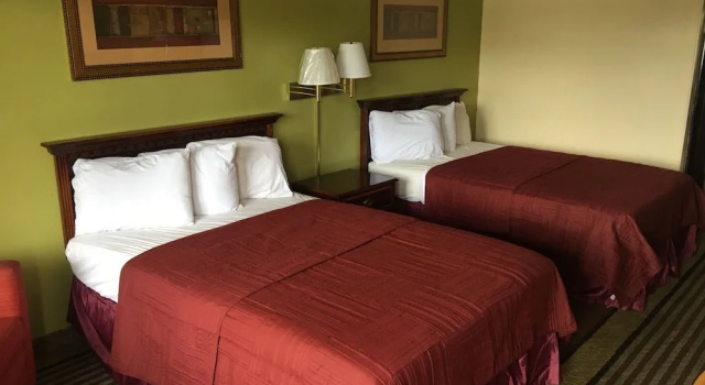 Четырёхместный номер Standard Economy Inn