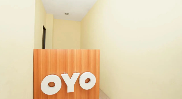 OYO Flagship 910 Menara Rungkut Surabaya, Book Hotel Hoteller i Rungkut med parkering, Parkering