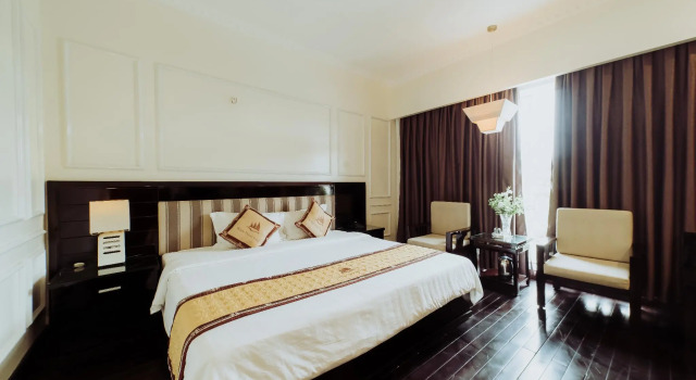 Люкс White Palace Thai Binh Hotel