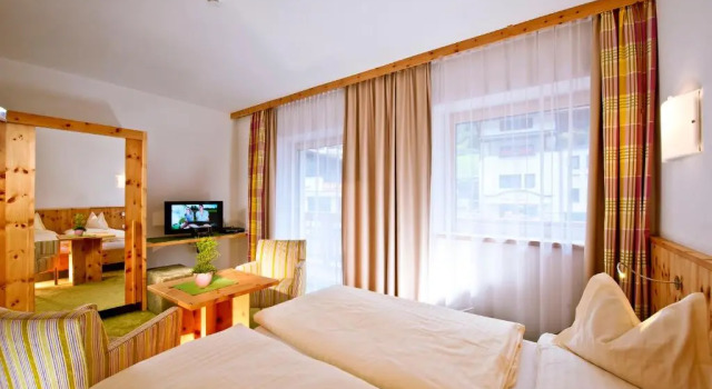 Полулюкс Superior Hotel Mathiesn