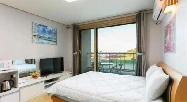 Sokcho Santorini Pension, Boek Hotel Hotels in Gangwon-Do met parkeren, Parkeren