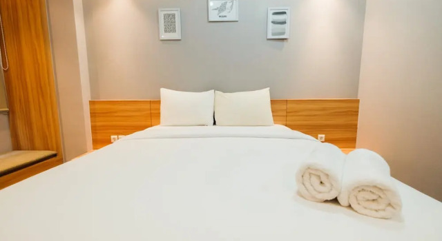 Standard Zimmer Tidy and Homey Studio Apartment at Mustika Golf Residence By Travelio