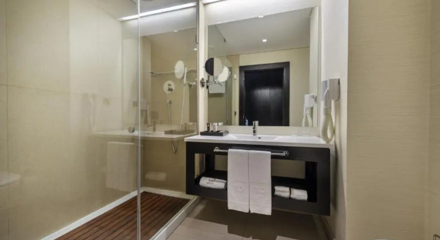 Standard Twin room with city view Hotel Baia