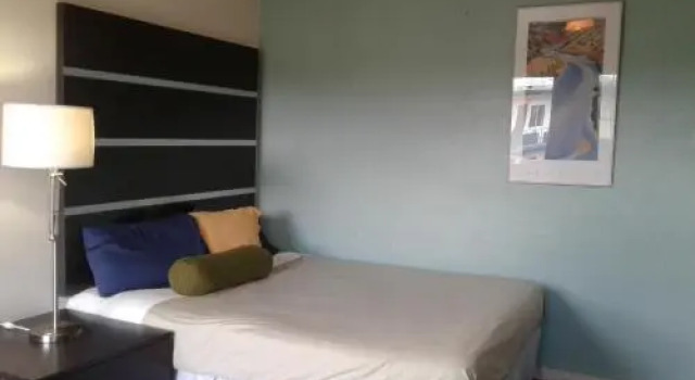 Reno 8 Motel