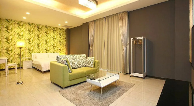 Double Happiness, Book Hotel Wujie Yilan County