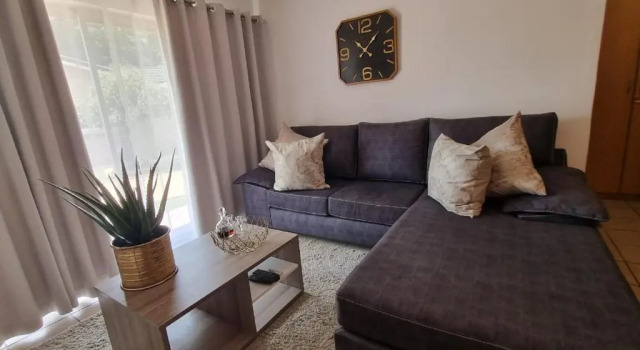 Vaal De Vue - Formanstreet 68 - Self Catering Apartment, Boek Appartement Hotels in Bloemhof met zwembad, Zwembad