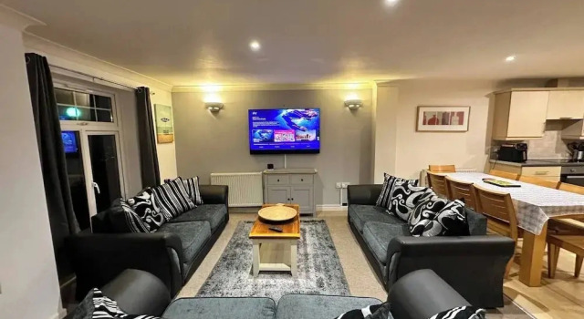 Dog Friendly Holiday Home in Newquay Cornwall, Rezervasyon Tatil Evi Saint Enoder Cornwall