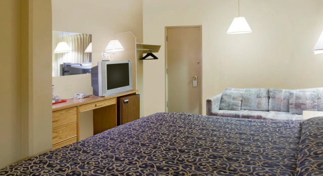 Canadas Best Value Desert Inn & Suites, Buchen Sie Gasthaus Cache Creek 