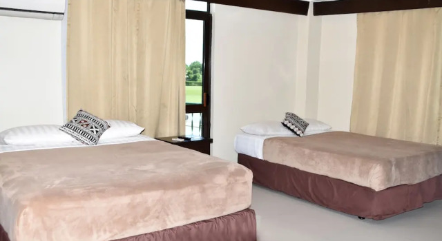 Номер Deluxe с балконом Grand Melanesian Hotel
