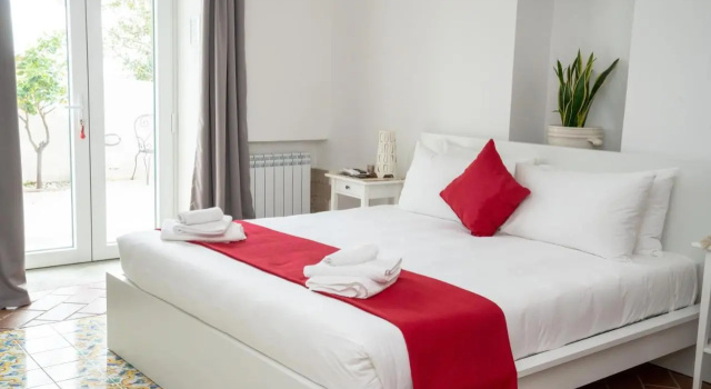Le Stanze di Sissi - Luxury Suites, Book Bed and Breakfast Hoteller i Napoli med parkering, Parkering