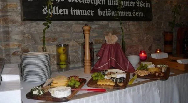 Boutiquehotel Burg Adenbach & Alter Weinbau, Забронировать Отель Бад-Нойенар-Арвайлер Ahrtal, рядом с Museum Roemervilla