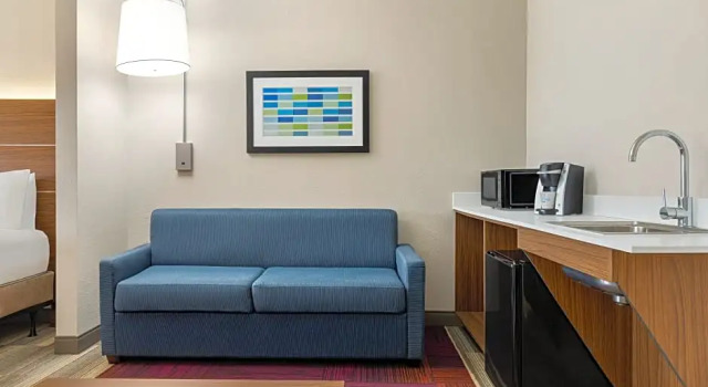 Двухместный люкс Deluxe Holiday Inn Express Hotel & Suites Waycross by IHG
