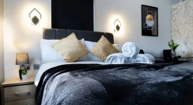 Midsummer Studios and Apartments