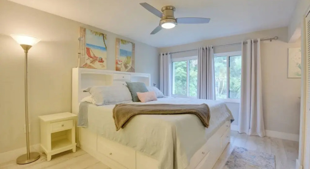 Апартаменты Siesta Key Condo w/ Heated Pool < 1 Mi to Beach