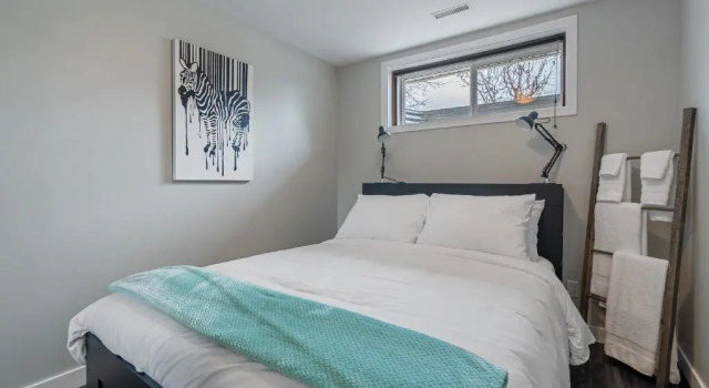 Prairie Oasis I Sleeps 16 l BBQ & Patio l Smart TV, Rezervovat Hotel Sylvan Lake Central Alberta