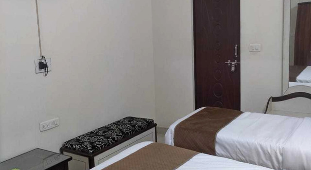 Трёхместный номер Deluxe Hotel Lotus Inn near Udaipur City Railway Station
