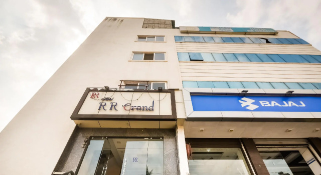 Capital O 69366 Hotel Rr Grand, Забронировать Отель Отели Коимбатур 3 звезды, 3*