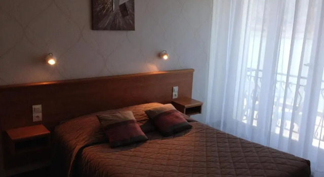 Двухместный номер Standard с балконом Hotel Bellevue