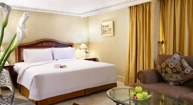 Полулюкс Ambhara Hotel Jakarta