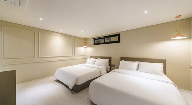 Люкс Brown Dot Hotel