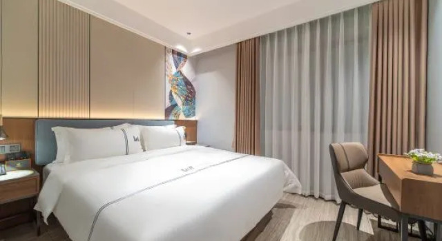 Люкс Superior Kaweida Hotel (Wuchuan Aoyuan Plaza No.3 Middle School)