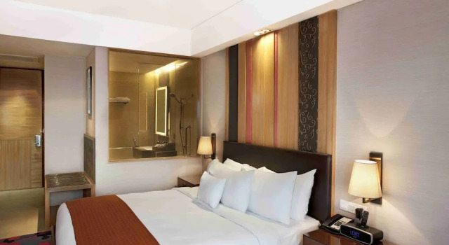 Двухместный номер клубный Standard Holiday Inn New Delhi Mayur Vihar Noida by IHG