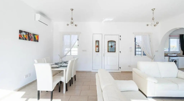 Bungalow Summerside by Ezoria, Rezervovat Hotel Hotely v Pafos s parkováním, poblíž Hakuna Matata Beach, Parkování