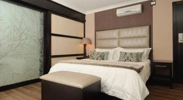 The Executive Suites  555, Забронировать Отель Essenwood Дурбан