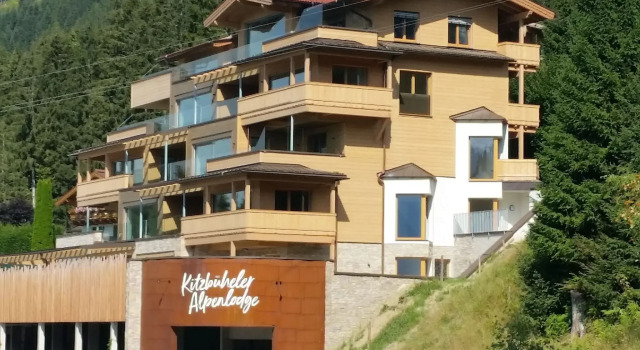 Kitzbüheler Alpenlodge Top A7 with private infrared cabin