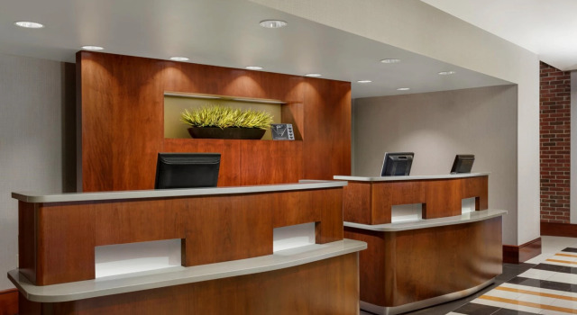 Courtyard by Marriott Boston Cambridge, Забронировать Отель Кембридж Boston Metropolitan Area, рядом с Boston Calling Music Festival