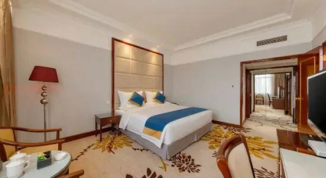 Deluxe Suite with balcony Datong Hotel