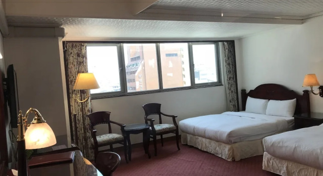 Четырёхместный семейный номер Standard Sunrise Hotel