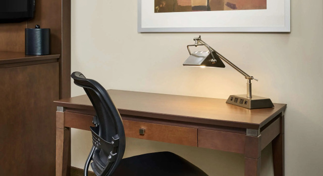 Четырёхместный номер Standard Best Western Plus Lamplighter Inn & Conference Centre