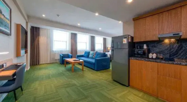 Семейный люкс Business Aurora Hotel