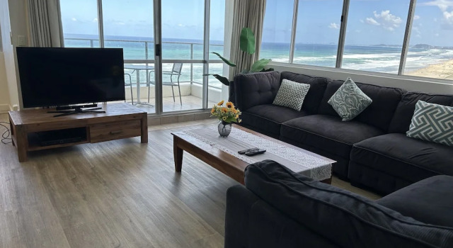 Семейные апартаменты с 3 комнатами с балконом и рядом с пляжем The Penthouses Apartments