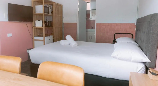 Семейный номер Standard с видом на озеро Black Swan Waterfront Motel