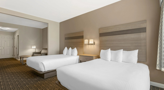 Четырёхместный люкс Best Western Kettleman City Inn & Suites