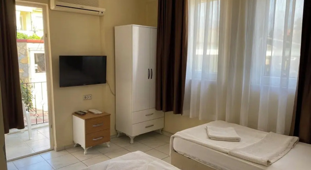 Трёхместный номер Standard с балконом Cam Hotel