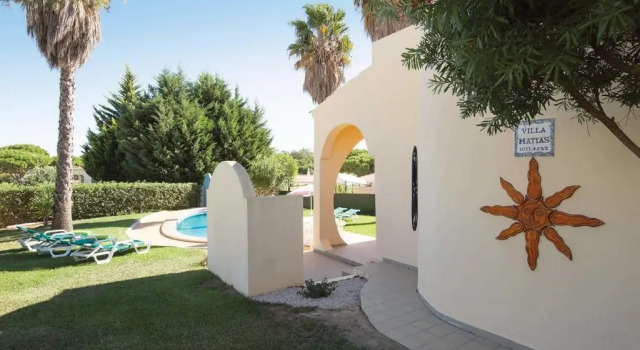 Вилла Exclusive Retreat in Vilamoura, Private Pool, Off-street Parking, Free AC & Wifi