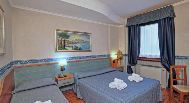 Klassisk  tredobbelt værelse Hotel Aurora