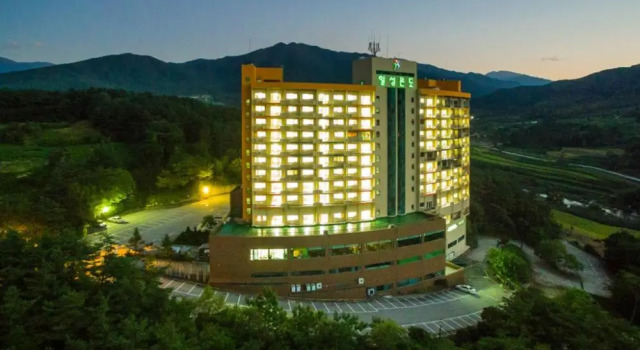 Люкс с 2 комнатами Jiri Mountain Ilsung Condo