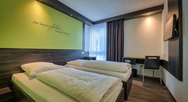 Четырёхместный семейный номер Standard Economy-Hotel
