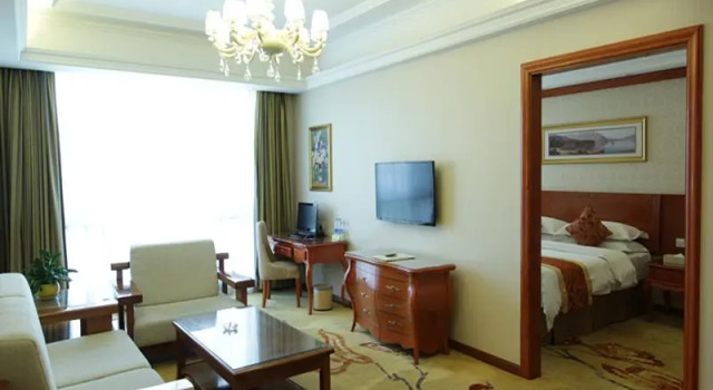 Люкс Deluxe Vienna Classic Hotel Kongtong Avenue