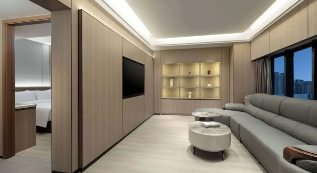 Люкс Deluxe Days Inn by Wyndham Zhanjiang Economic Development Zone