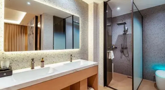 Люкс Up Huayi Selected Hotel (Benxi Huanren Branch)