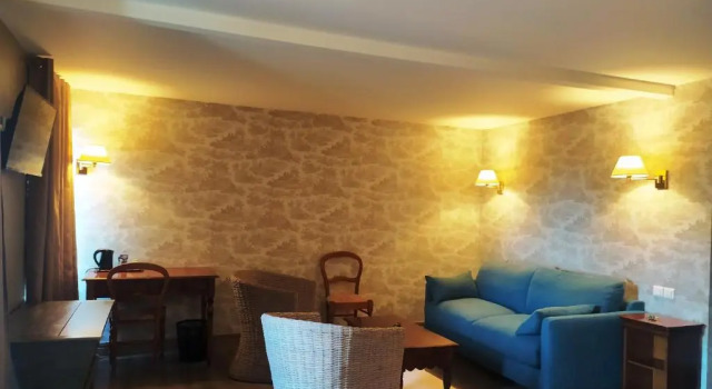 Семейный номер Superior Logis Auberge le centre poitou