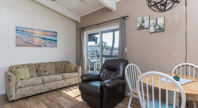 Tiki 250 - 1br Condo Sleeps 6 Near Claytons 1 Bedroom Condo, Buchen Sie Ferienwohnung Hotels in Padre Island mit Pool, Schwimmbad