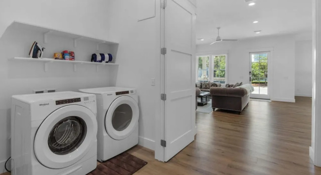 Коттедж 3br/2.5ba, Sleeps 8, Private Beach Access!