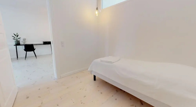 Large and Bright Apartment in Centre, Забронировать Апартаменты/квартира Копенгаген Остров Зеландия, рядом с Королевский сад