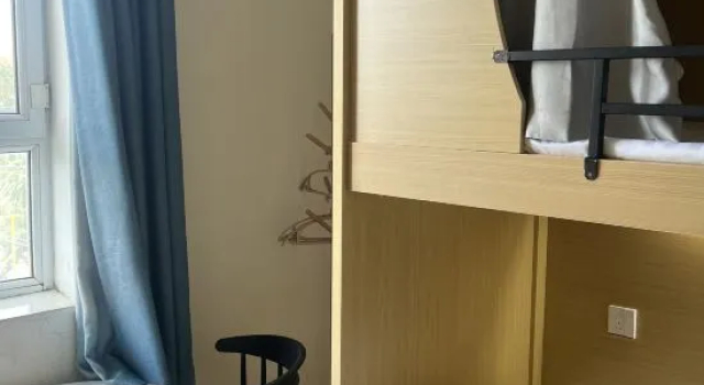 Кровать в общем номере (мужской номер) Yilin Xiaozhu Hostel (Yining Airport Yining Railway Station)
